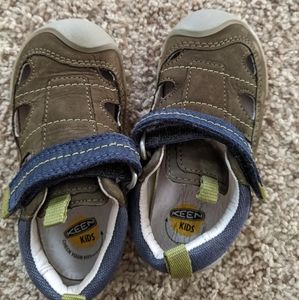 Kids keen sandals